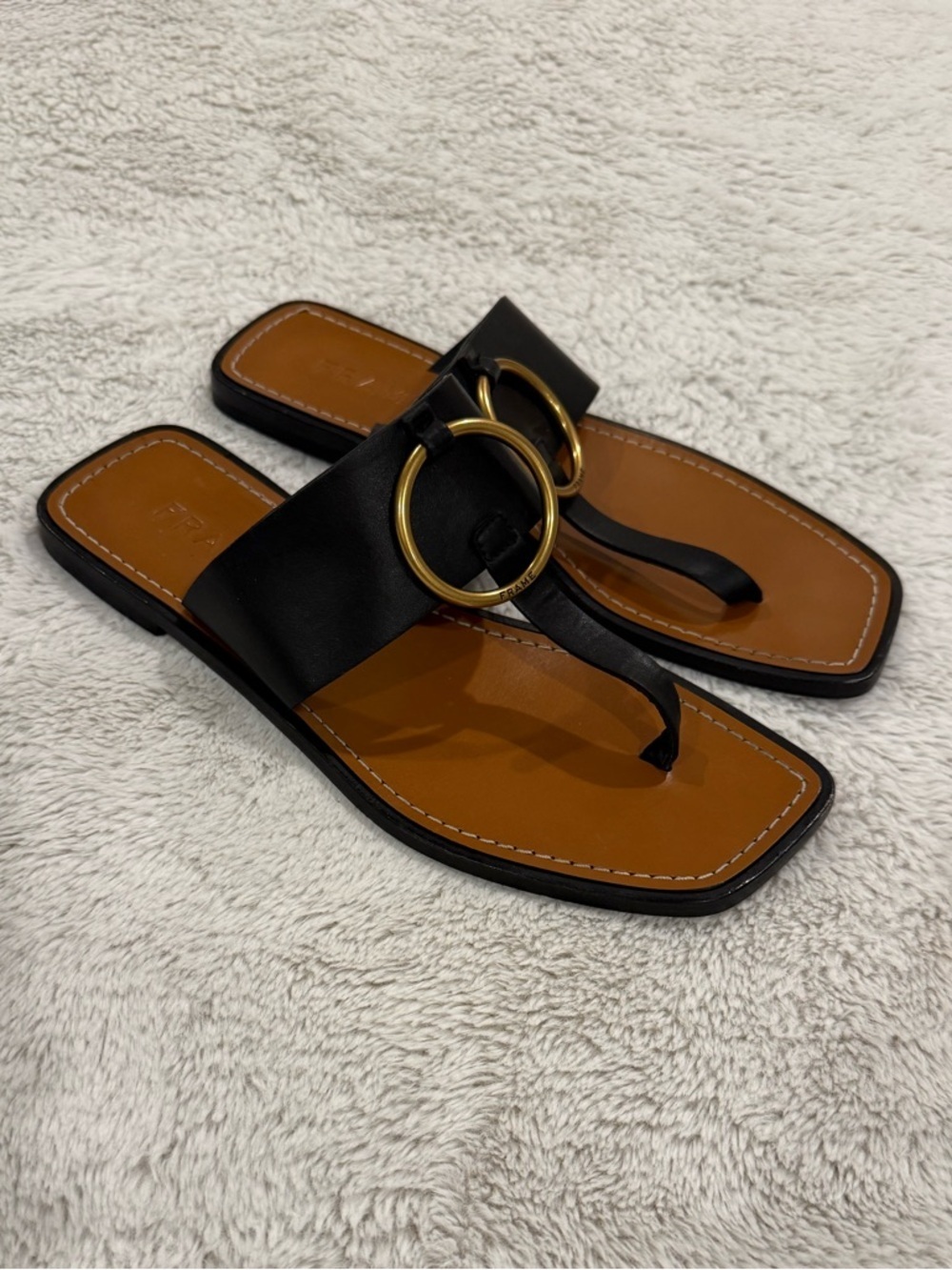 FRAME Le Brentwood Noir Black Leather Flip Flop Sandals - Size 38 / 7.5 - Picture 2 of 5